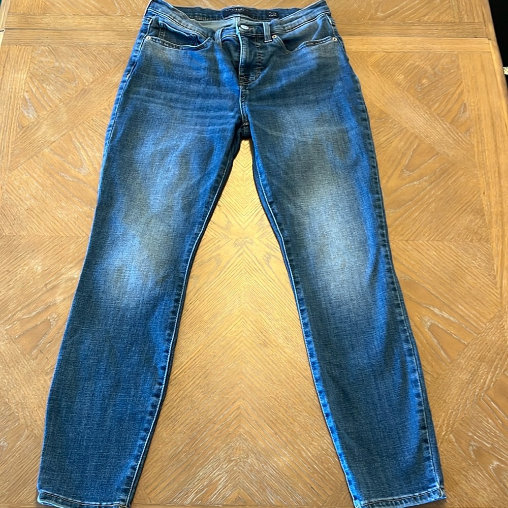 Lucky Brand mid rise Ava jeans